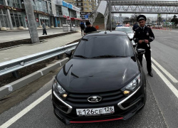 В Анапе водитель "Лады" припарковал авто на пешеходном переходе и был задержан