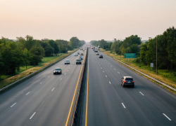 В Анапе пожаловались новому мэру на опасную дорогу без тротуаров