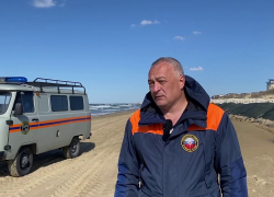 На Анапских пляжах продолжают устанавливать специальные сети