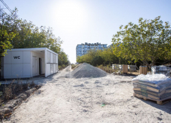 В парке "Ореховая роща" монтируют пешеходный световой фонтан