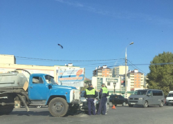 В Анапе ассенизатор протаранил легковушку
