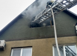 Сегодня, 13 января, в Анапе в Летнем переулке горел трёхэтажный дом