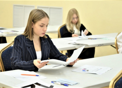 В 2024 году выпускники-стобалльники Анапы получат по 100 тысяч рублей