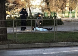 В Анапе мужчина умер прямо возле школы