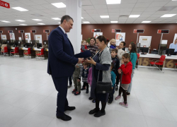 В Анапе жителям Херсонской области вручили первые жилищные сертификаты