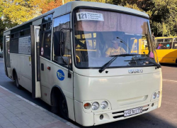 В Анапе водитель маршрутного такси №121 снова в центре внимания
