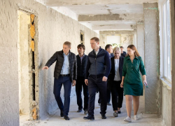 Мэр Анапы Василий Швец потребовал ускорить капремонт школы №11 в селе Супсех