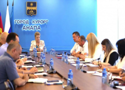 Светлана Маслова провела совещание по курортному сезону: туристы едут, пляжи готовят, вокзал приводят в порядок