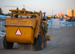 Каждое утро 30 человек приводят пляж Анапы в порядок