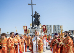 В Анапе накануне открыли и освятили памятник князю Владимиру