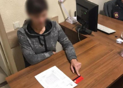 В Анапе продавщица присвоила себе 30 тысяч рублей из кассы магазина