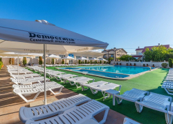 Мэрия Анапы требует снести часть отеля «Демократия» в Сукко