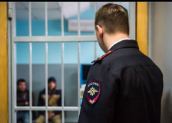 В Анапе поздним вечером двое молодых людей отняли у 51-летнего мужчины телефон