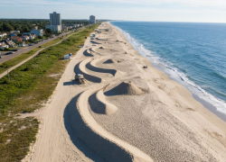 Работы на пляже в Большом Утрише под Анапой продолжаются, несмотря на предписание