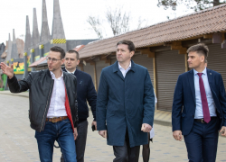 К началу лета торговые объекты в Анапе приведут к единому виду