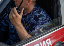 Один турист в Анапе разбил посуду и сломал дверь, а другой не давал покоя соседям