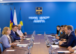 Аренда торгового объекта и асфальтирование дороги: глава Анапы провел прием граждан 