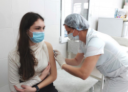 В Анапе сделали прививку «Спутник-М» десятикласснице, которая хочет стать врачом