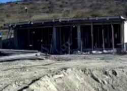 Под Анапой двое мужчин украли стойки для опалубки