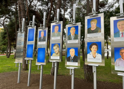 «Почетных людей на палочки нанизали» – новая Доска почета разочаровала многих анапчан