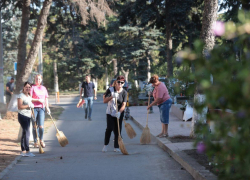 Власти Анапы вышли на масштабный субботник