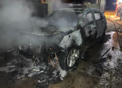 Ночью в Джигинке под Анапой сгорели два автомобиля