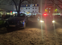 В Анапе езда по дюнам для водителя «Ягуара» закончилась штрафом