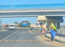 Опасный участок дороги в районе Пятихаток обезопасили лежачими полицейскими