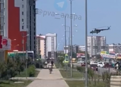 Анапчане обсуждают пролетавший утром вертолёт и связывают его с прибытием в город губернатора