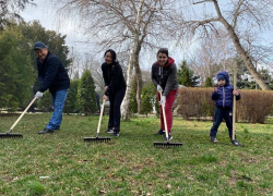 В Анапе сегодня большая уборка – собирают мусор на улицах и пляжах