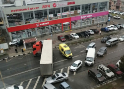 Жесткое ДТП в Анапе: водитель мопеда угодил под фуру