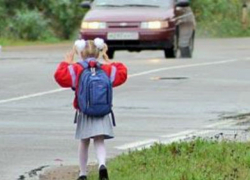 Жители под Анапой рискуют жизнью и здоровьем, проходя по улице Джеметинская