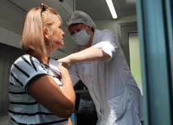 1200 работников образования в Анапе привились от коронавируса