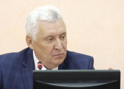 Мэр Анапы поручил продвигать кубанскую продукцию на рынках и эвакуировать больше авто