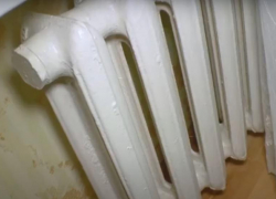 «Дети замерзают»: жители Рассвета из-за холода не могут заниматься в местном Доме культуры