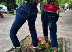 «Полтора землекопа»: в центре Анапы появился новый арт-объект