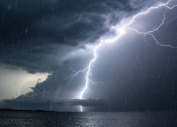 В Анапе объявлено штормовое предупреждение из-за ливней и ураганного ветра