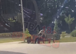 «Не надо стесняться»: пара занялась сексом в центре города