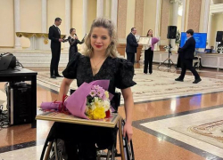 "Крылья вырастают рядом с близкими": анапчанка Катя Пивоварова удостоена премии губернатора