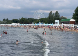 Черное море в Анапе не спешит прогреваться