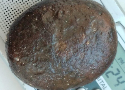 Предмет, похожий на метеорит, нашли в Анапе на Лысой горе