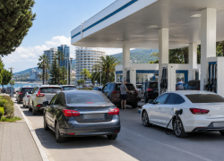 В Анапе на 21 августа работают 24 АЗС, но ограничения по топливу сохраняются
