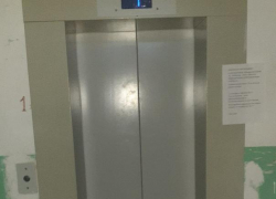 Жители дома на улице Крылова  в Анапе интересуются, когда им включат лифт