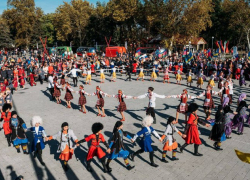 Анапчане празднуют День народного единства