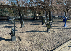 Новые велотренажеры на набережной оказались непрочными