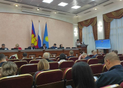 В мэрии Анапы пополнение в списках Почетных граждан и очередные кадровые изменения