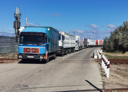 Очередь на Керченской переправе уже превысила 1000 грузовиков