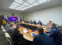 На Верхней дороге нужен "лежачий полицейский", а в Анапской - зеркало обзора 