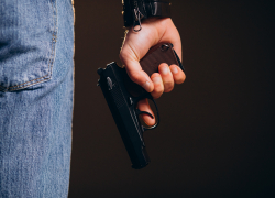 В Анапе из-за ночной стрельбы мужчина лишился двух пальцев