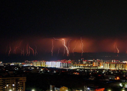 Бушевал Зевс: в Анапе ночью было страшно красиво